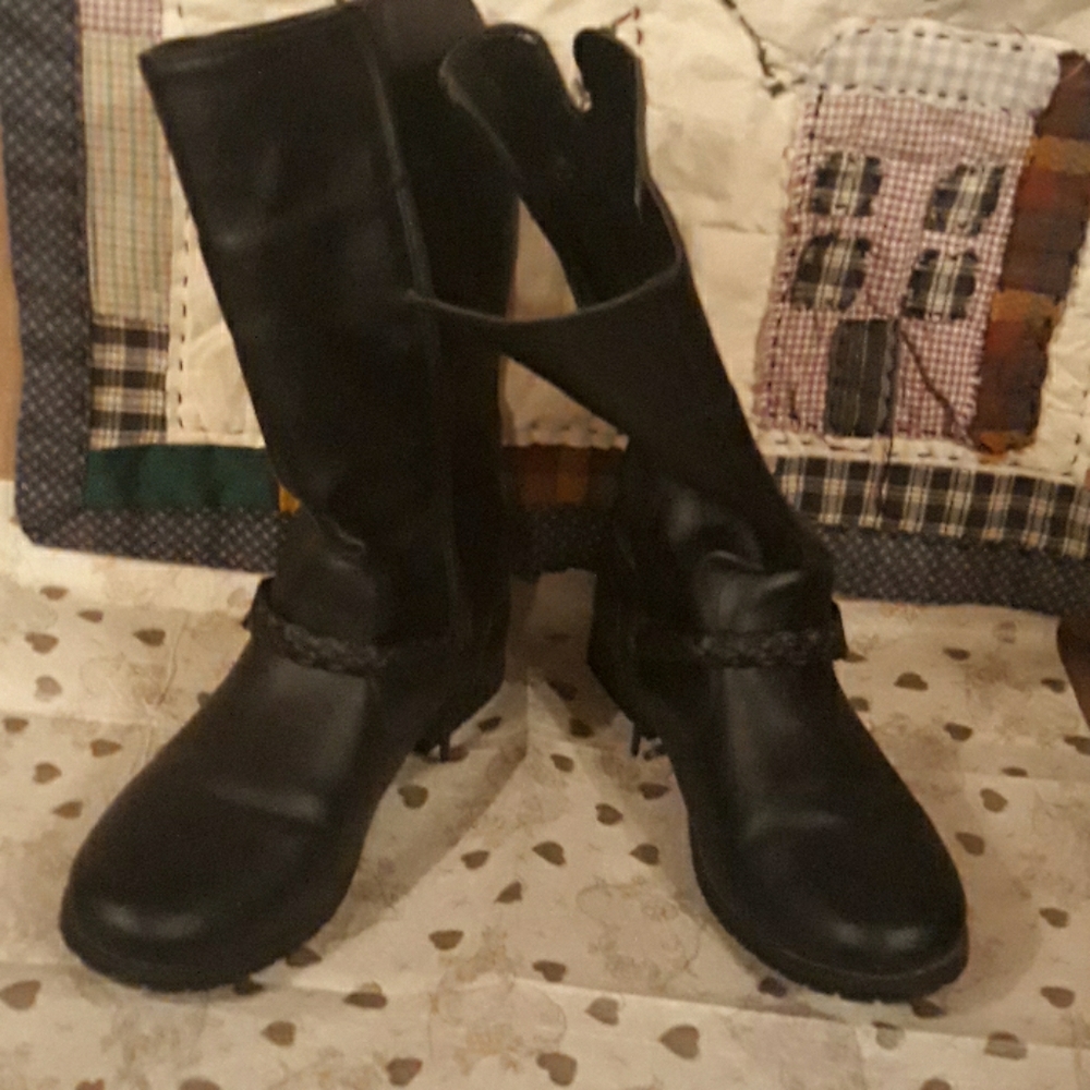 Black boots